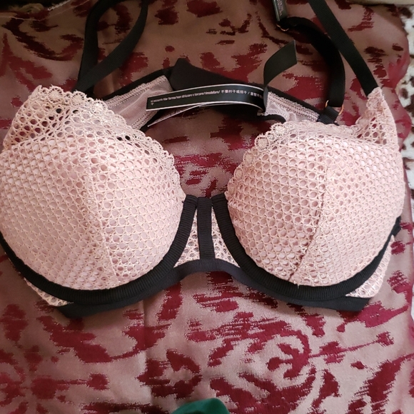 Victorias secret bra - Picture 3 of 3